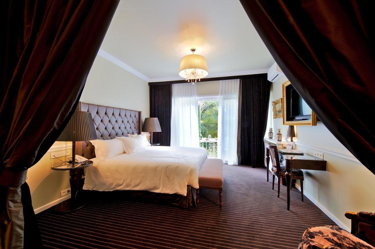 Hotel Manos Premier Saint-Gilles Екстер'єр фото